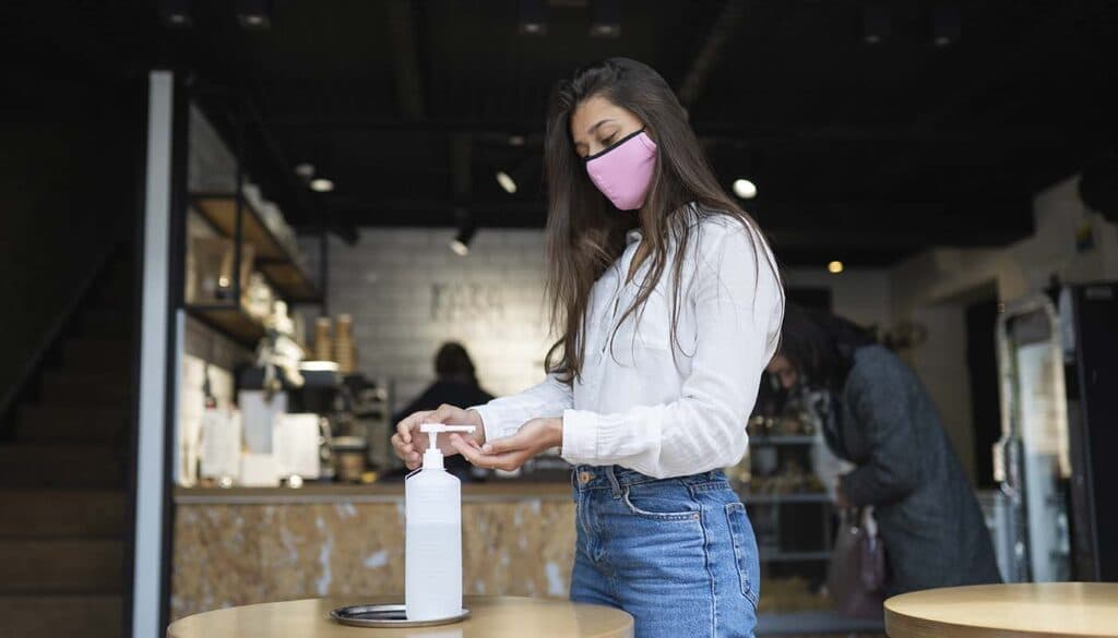 ¿Cuáles son las características que deben tener las mascarillas de tela?